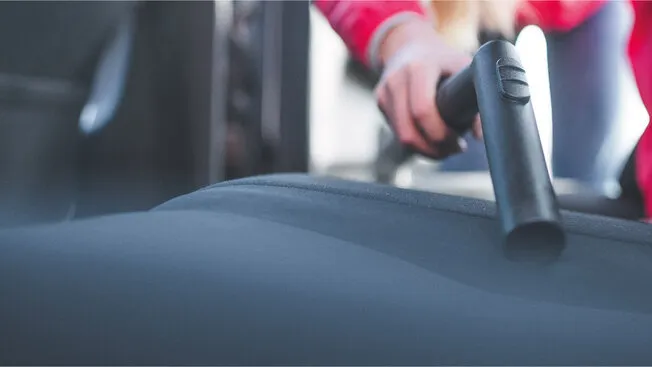 Curat la exterior, dar şi în interior